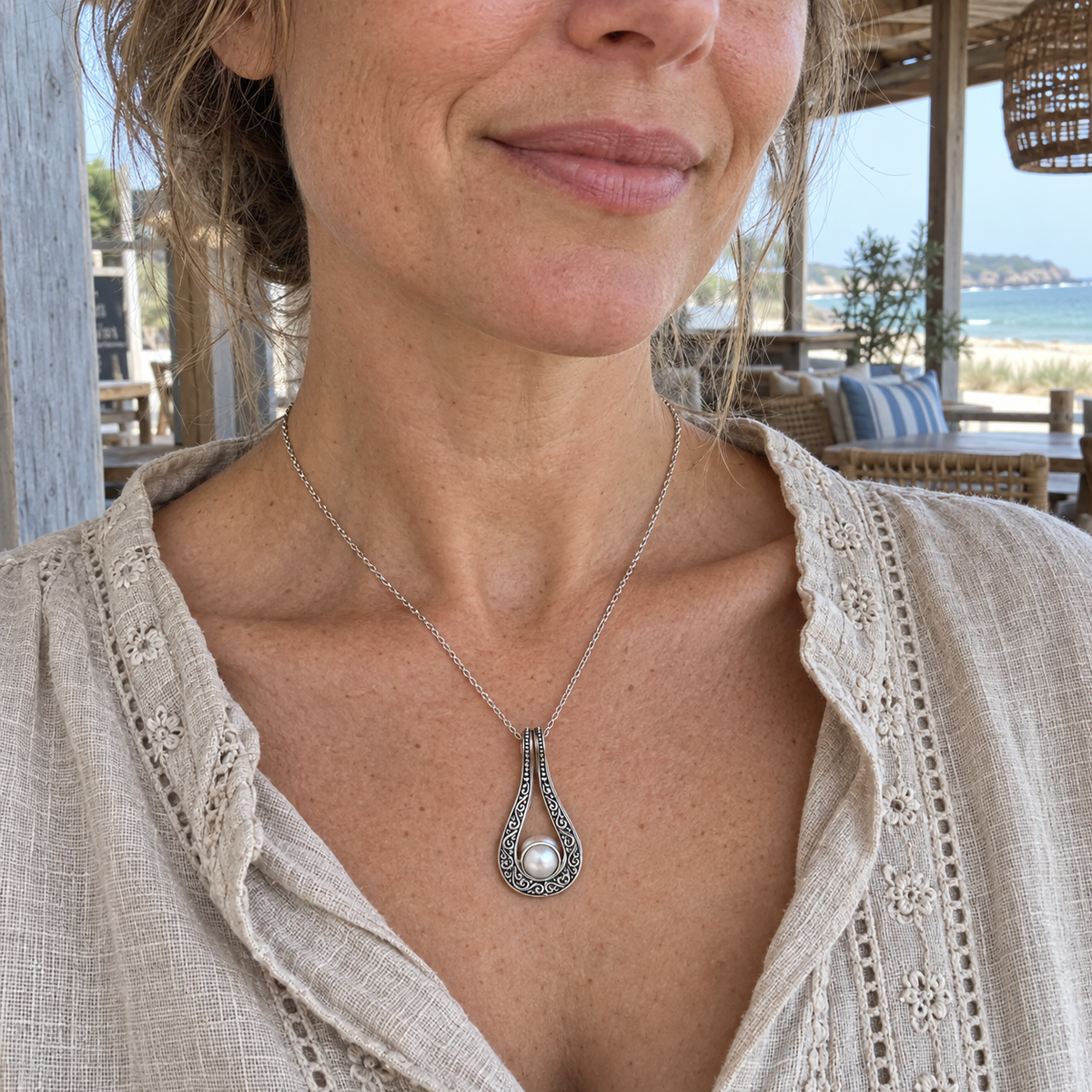 Pearl Swirl Loop Byron Pendant PP031